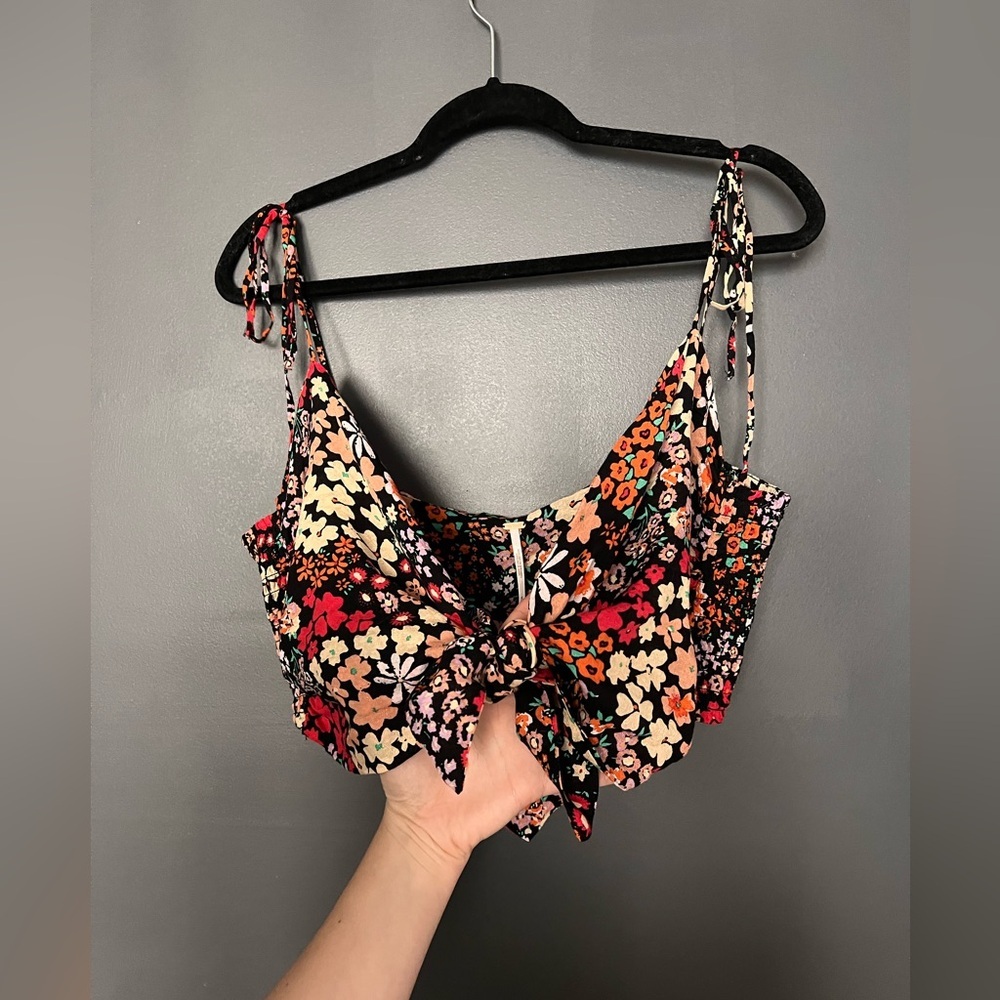 Free People Ava NWOT Reversible
Front Tie Bandana Top - Picture 5 of 13